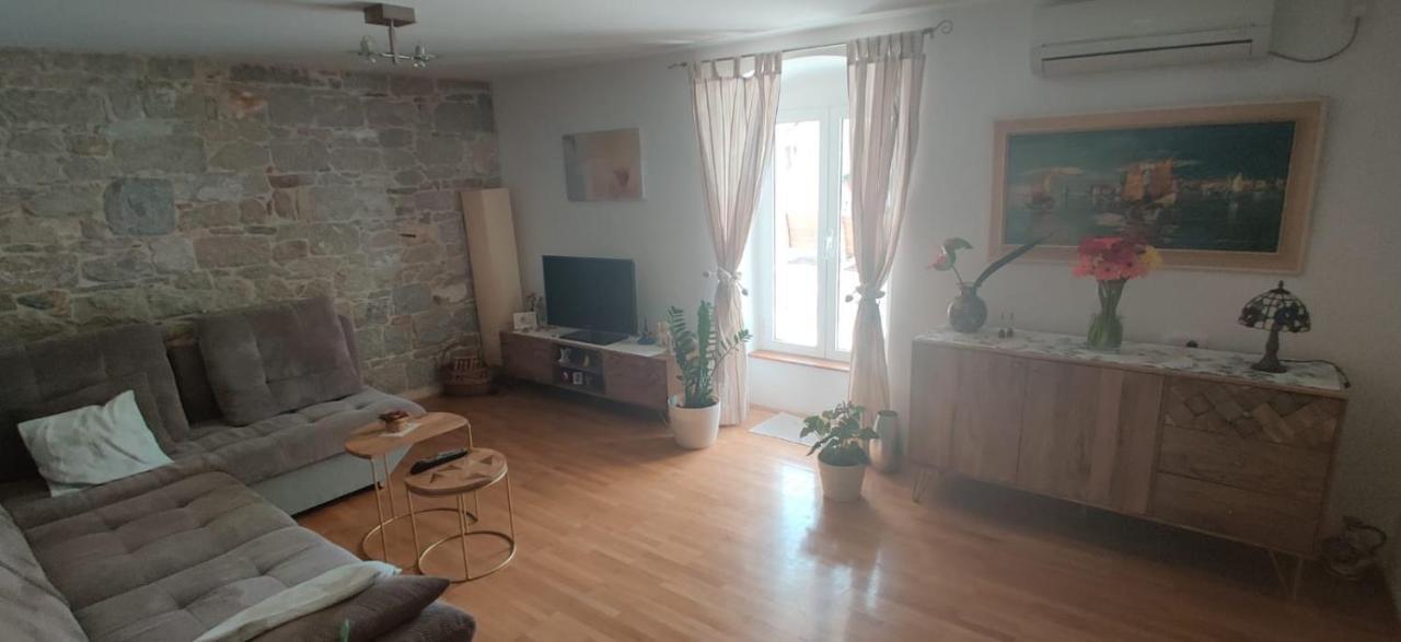 Apartment Elena Rooms Split Extérieur photo